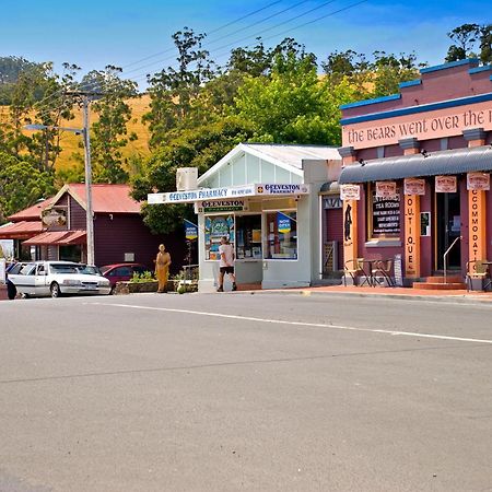 The Bears Went Over The Mountain Geeveston Exterior photo